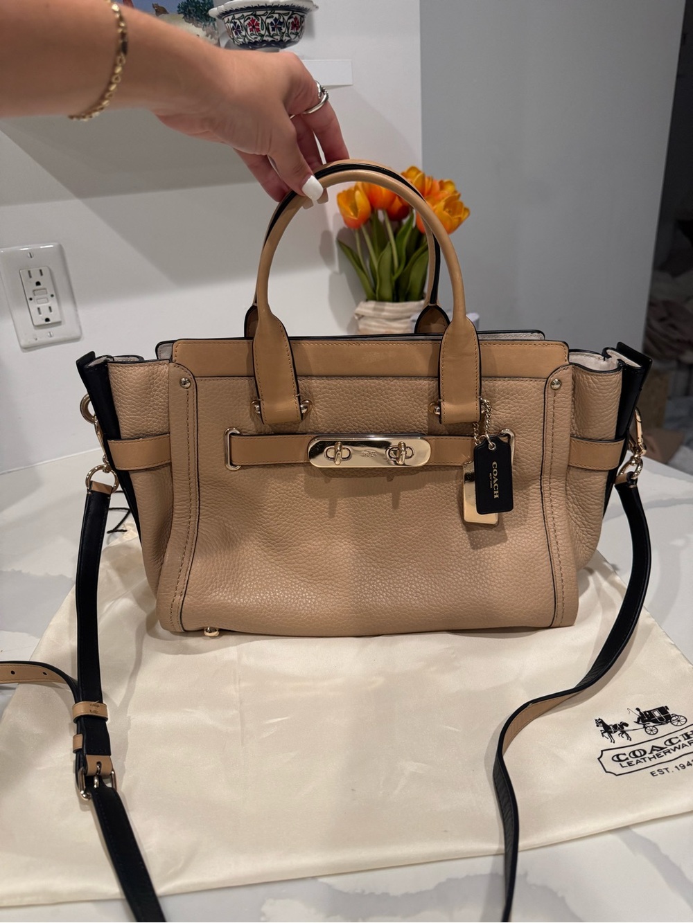 Coach XL Swagger 27 Beige Leather Turnlock Satchel with Detachable Strap